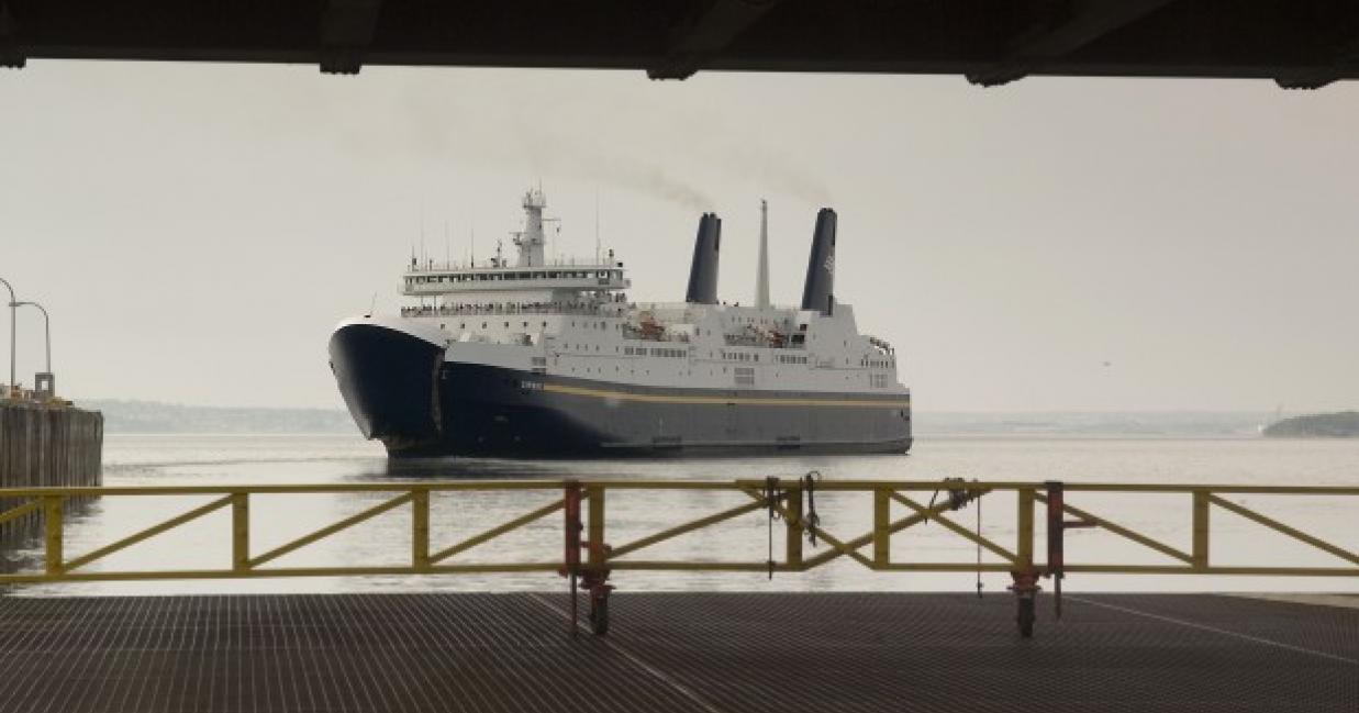 the caribou coming into port