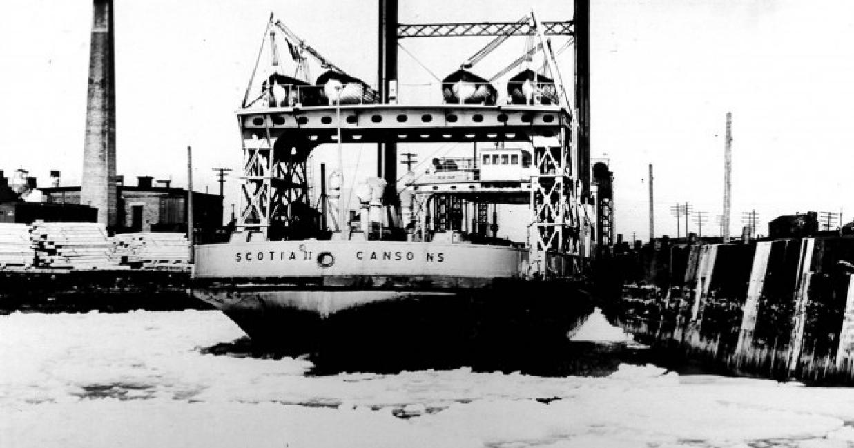 scotia 2 docked in frozen water