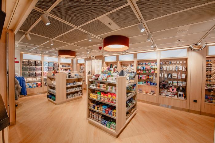 Gift shop on the Ala'suinu