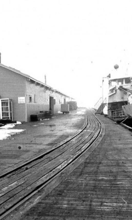 Image: black and white, Hopedale
